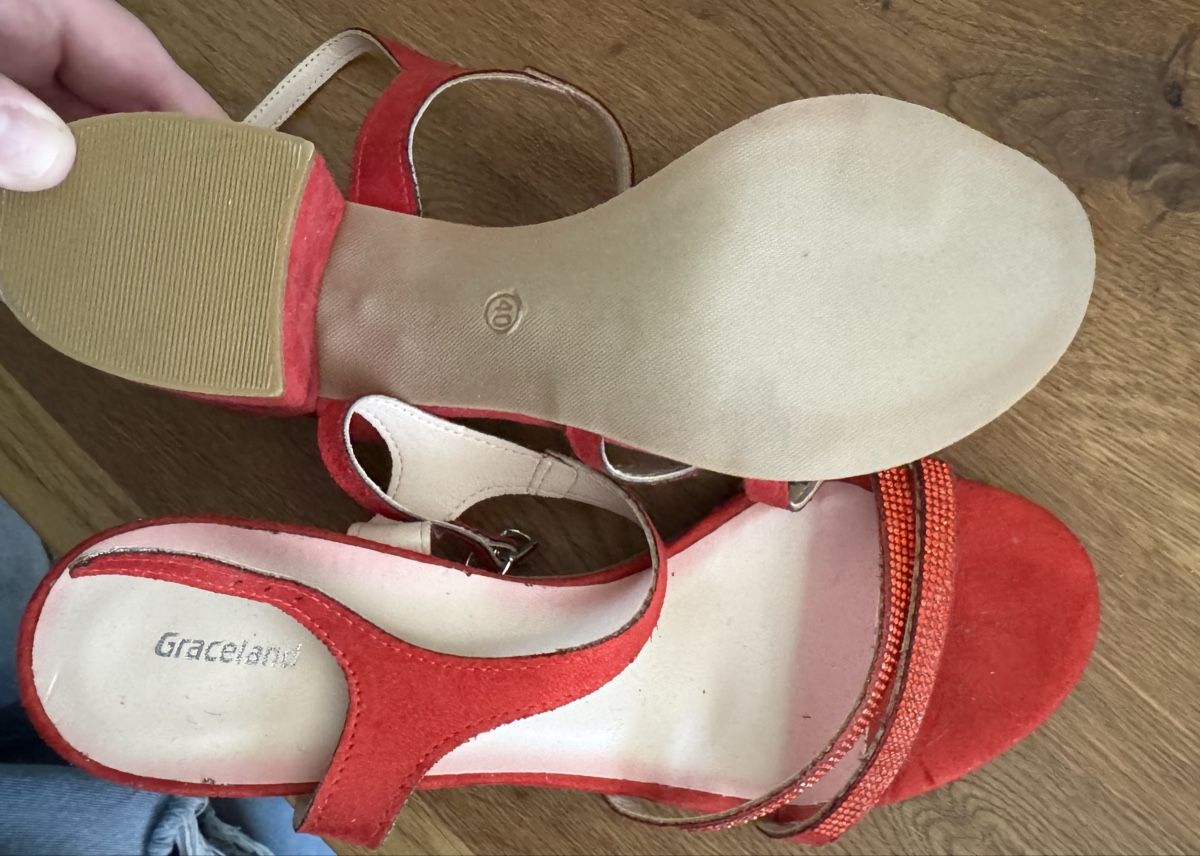 Graceland Scarpe da donna: Sandales à talons rouges – Usato da Moutier venduto da berdatcassandra 2