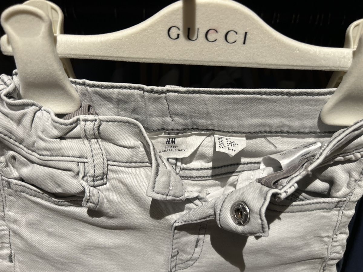 H&M Pantaloni: H&M Jungen Jeans Gr 116 grau – Usato da Salenstein venduto da sehrgut 1