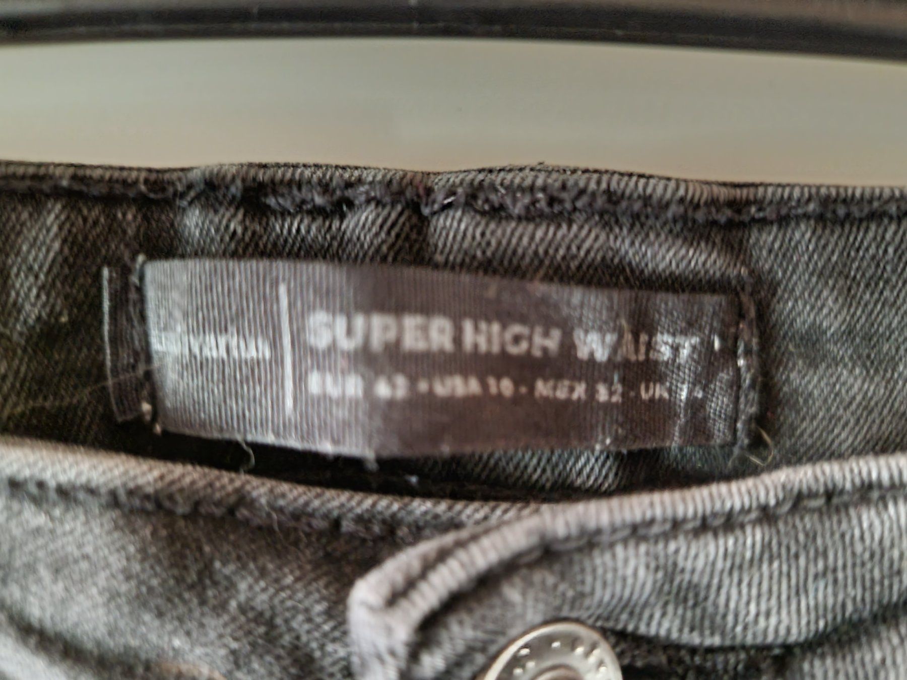 Jeans: Super High Waist Jeans – Usato da Rupperswil venduto da greenangel4 2