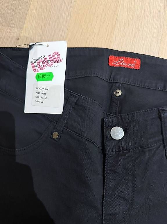 Pantaloni: Schwarze Hose Grösse 28 – Nuovo e nell'imballaggio originale da Uster venduto da nat_w6qv 1