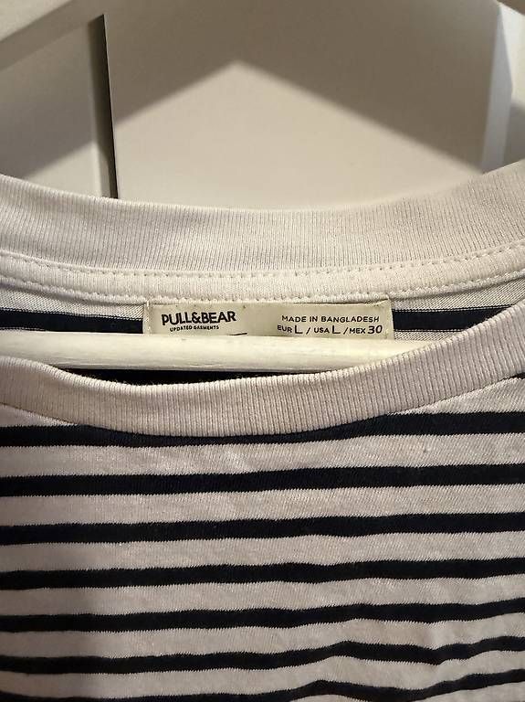T-shirts: Pull&Bear T-Shirt Grösse L – D'occasion à Zürich par san_7n2l 1
