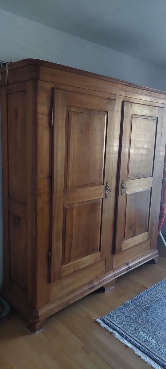 Schränke: Antiker Schrank Kirschbaumholz massiv  – Gebraucht aus Felben-Wellhausen von Formel1urs1970 1