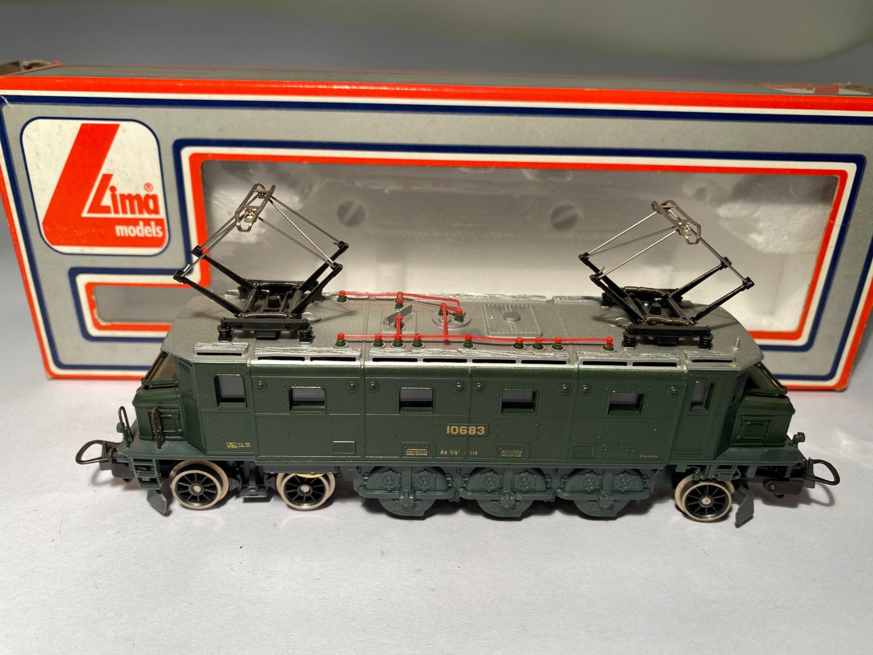 Lima Modellini di ferrovie: LIMA E-Lok Ae 3/6 der SBB 208117 grün DC – Usato da Buchrain venduto da Modellbahn11