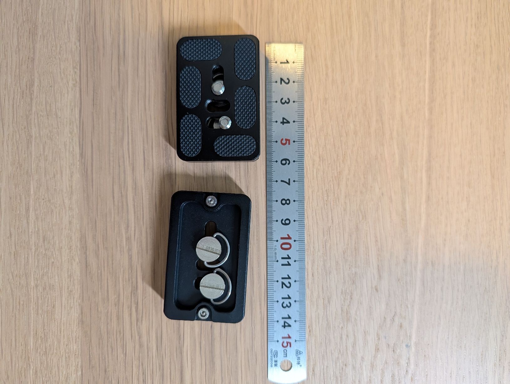 Fotocamera: Arca style plates and clamps – Usato da Lausanne venduto da AndreiB 1