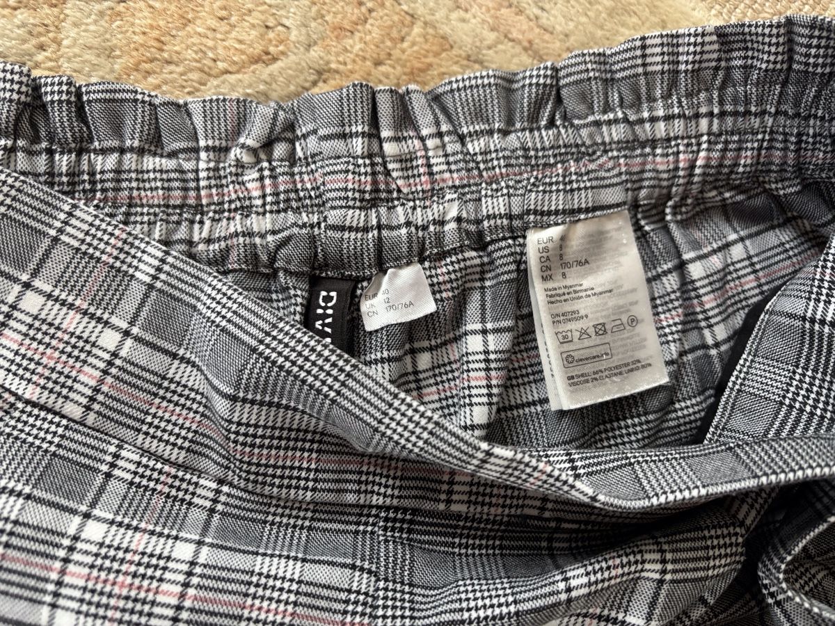 Pantaloni: Kurze Stoffhosen – Usato da Eggersriet venduto da car_w5cl 3