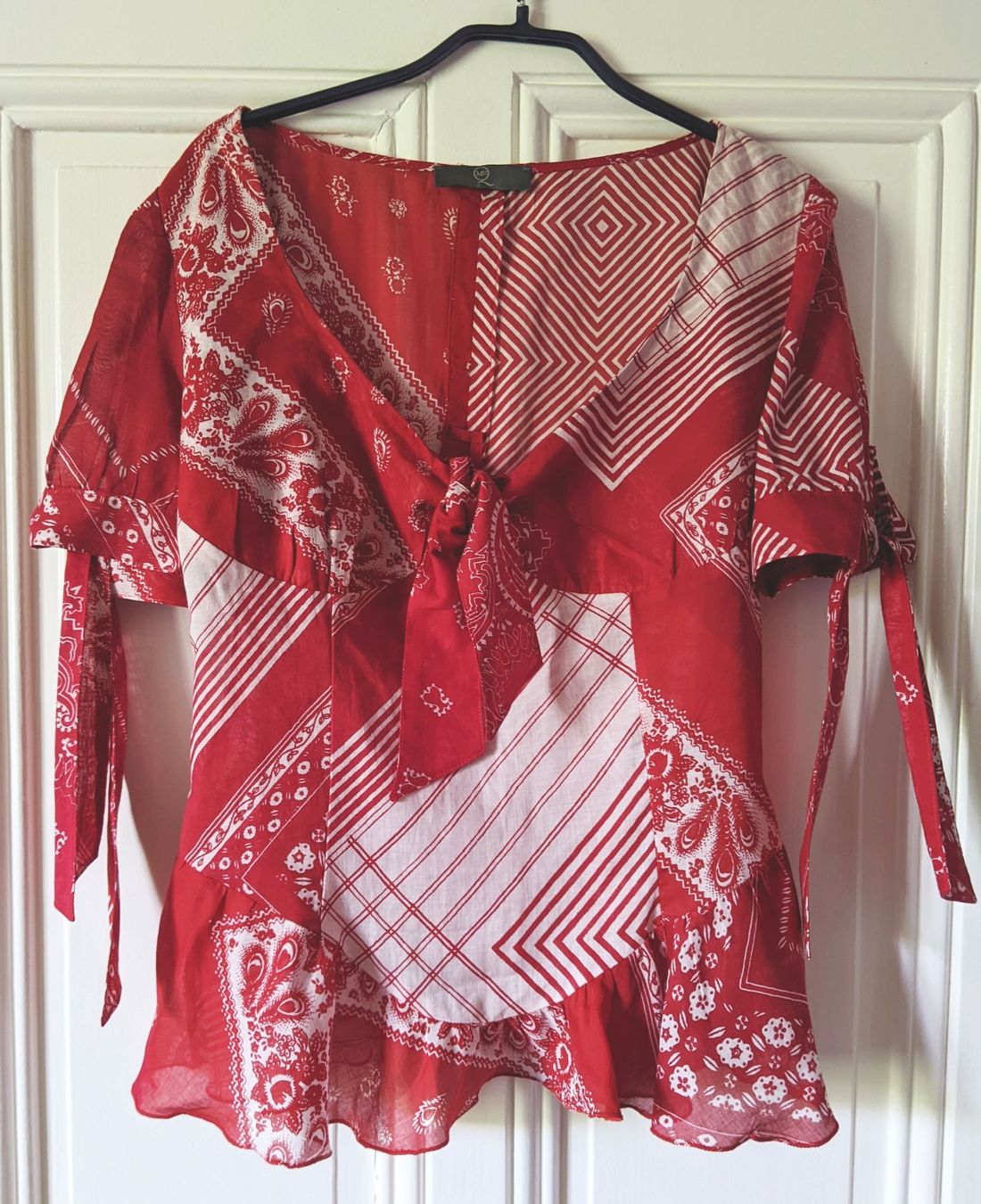 Alexander Mcqueen Blusen: ALEXANDER McQUEEN : Blouse rouge et blanche M – Gebraucht aus Petit-Lancy von lilycerise 1