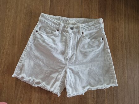 H&M Shorts Damen Weiss Grösse 38 (aber eher Grösse 36)
