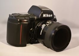 Nikon F90X mit Macro Objektiv