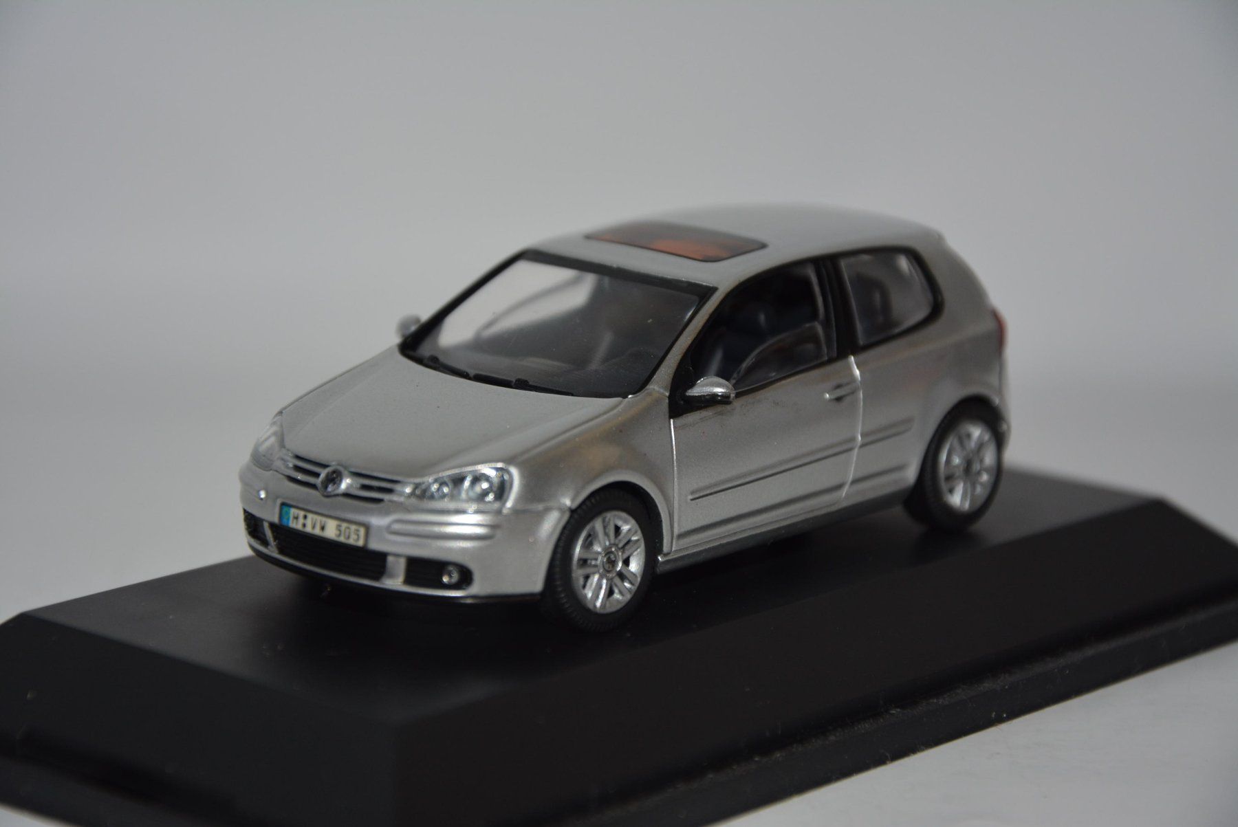Volkswagen Modellautos: VW Golf V 2003 , Schuco , 1:43 – Neu und originalverpackt aus Goldach von Feivel9 2