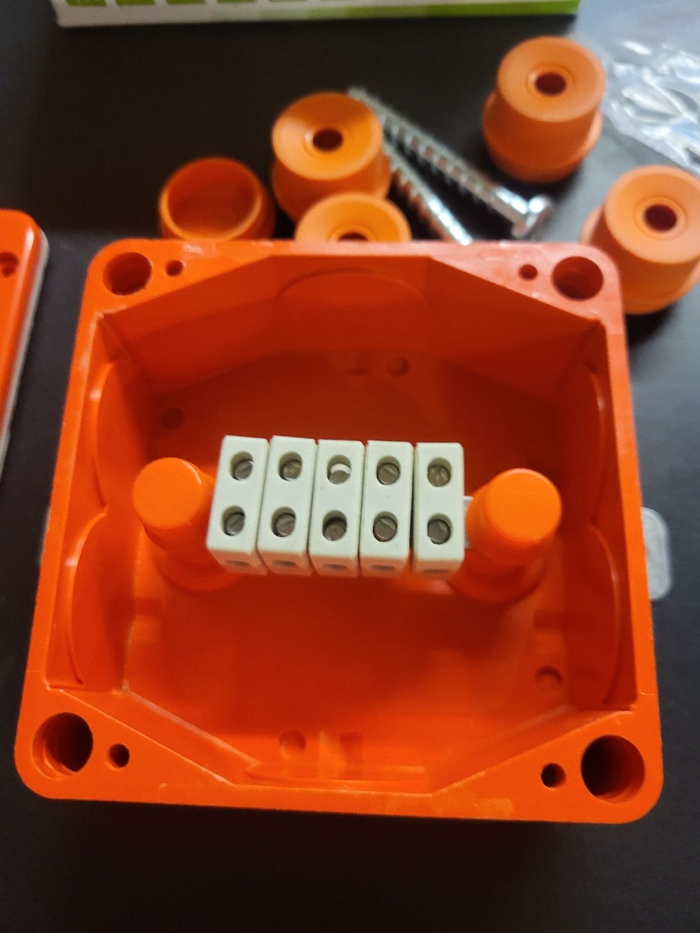 Alimentazione elettrica: Abzweigdose WKE2, orange, Funktionserhalt E90 spelsberg – Nuovo (secondo la descrizione) da Alpnach Dorf venduto da str_jdw2 2