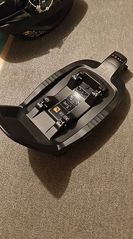 Seggiolini per auto: Isofix Station Family Fix – Usato da Wollerau venduto da ste_j59b