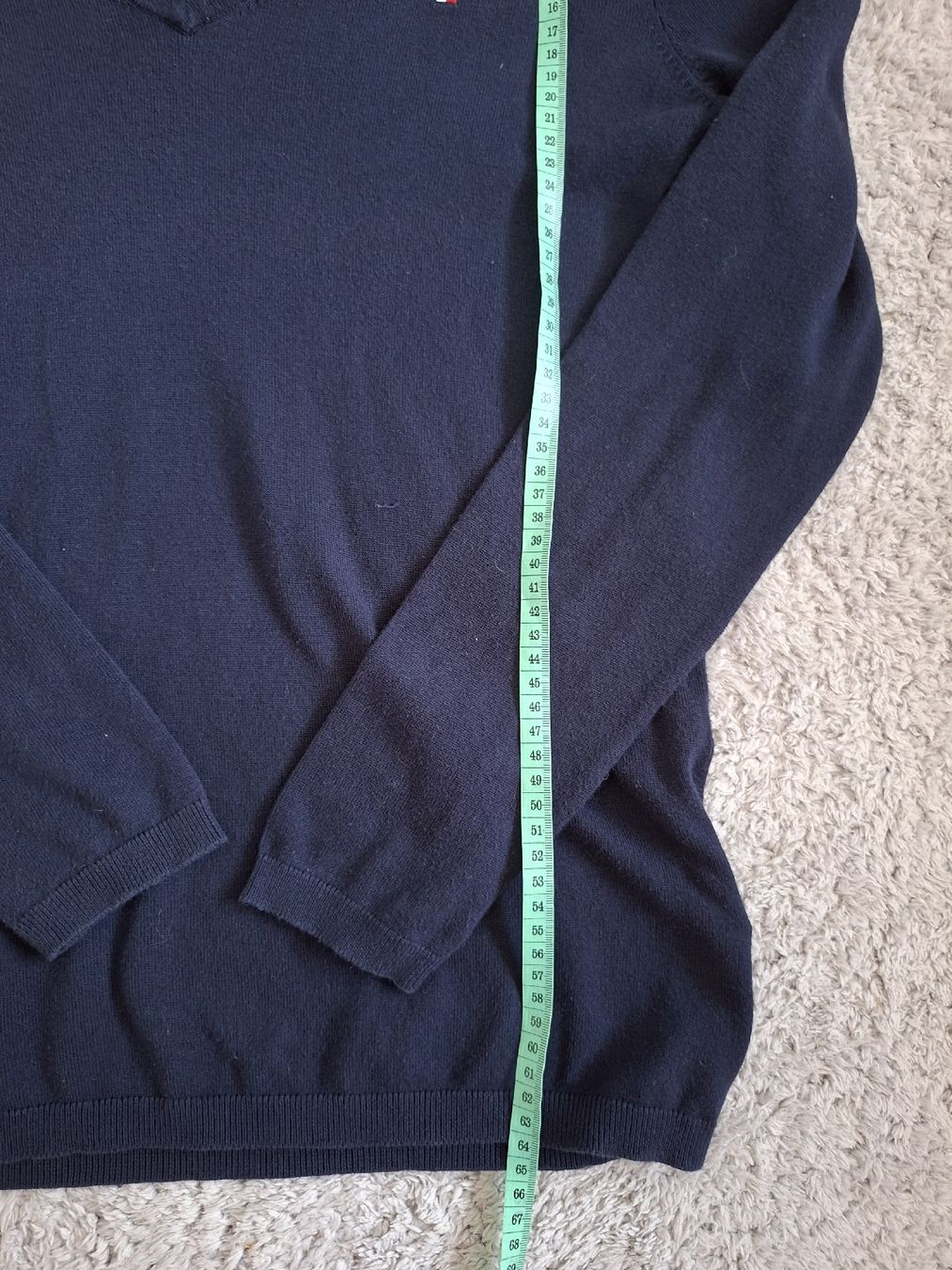 Tommy Hilfiger Maglioni & Felpe: Pull Col V Tommy Hilfiger Bleu Marine Taille L  – Usato da Renens VD venduto da ser_j2fn 4