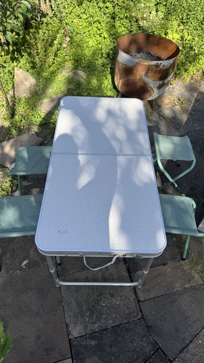 Decathlon Set di tavolo e panche: Camping Tisch mit 4 Hockern – Usato da Wallisellen venduto da ocz_t6fv