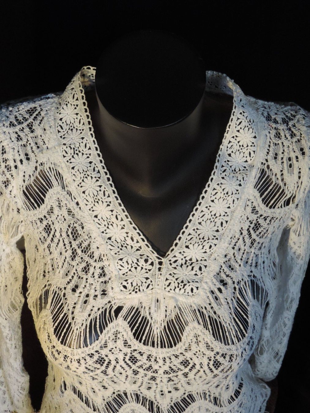 Top: haut dentelle blanc – Usato da Genève venduto da Axelle333 7