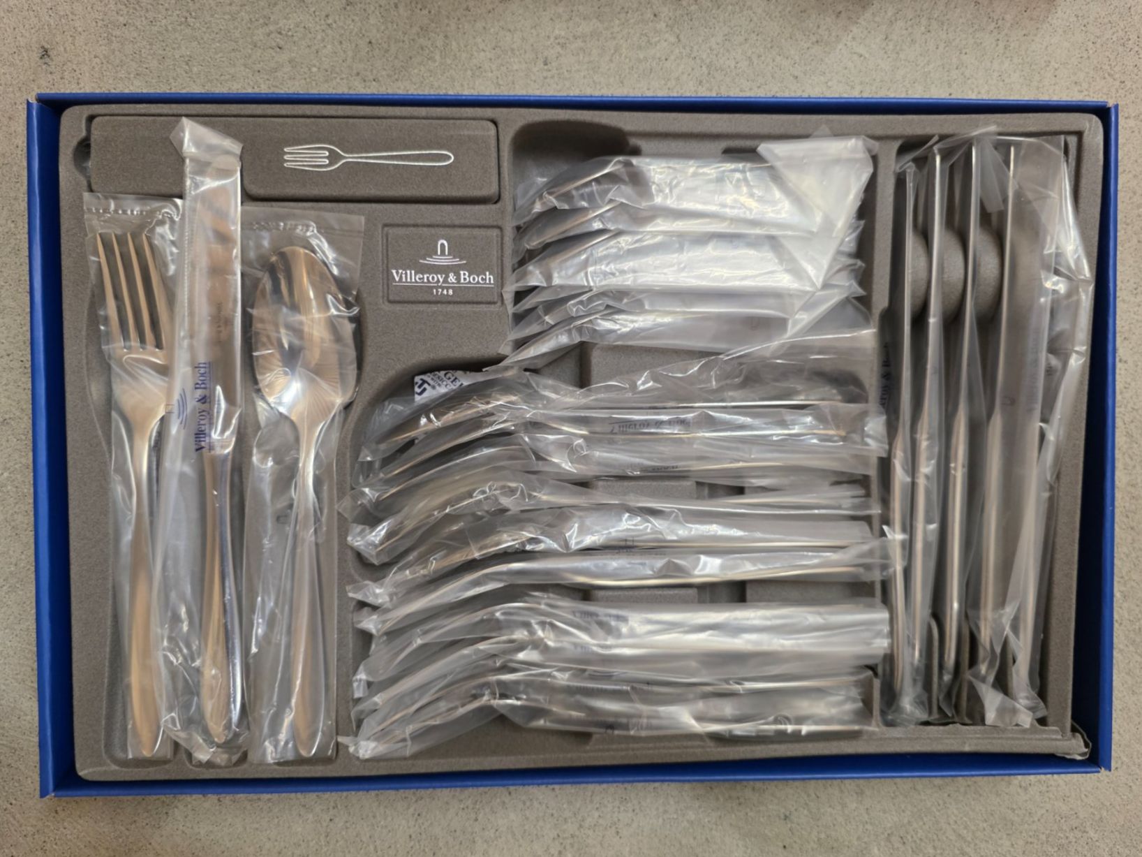 Villeroy & Boch Set di posate: Villeroy & Boch, Tafelbesteck, 30-teilig – Nuovo e nell'imballaggio originale da Bern venduto da lie_59ln