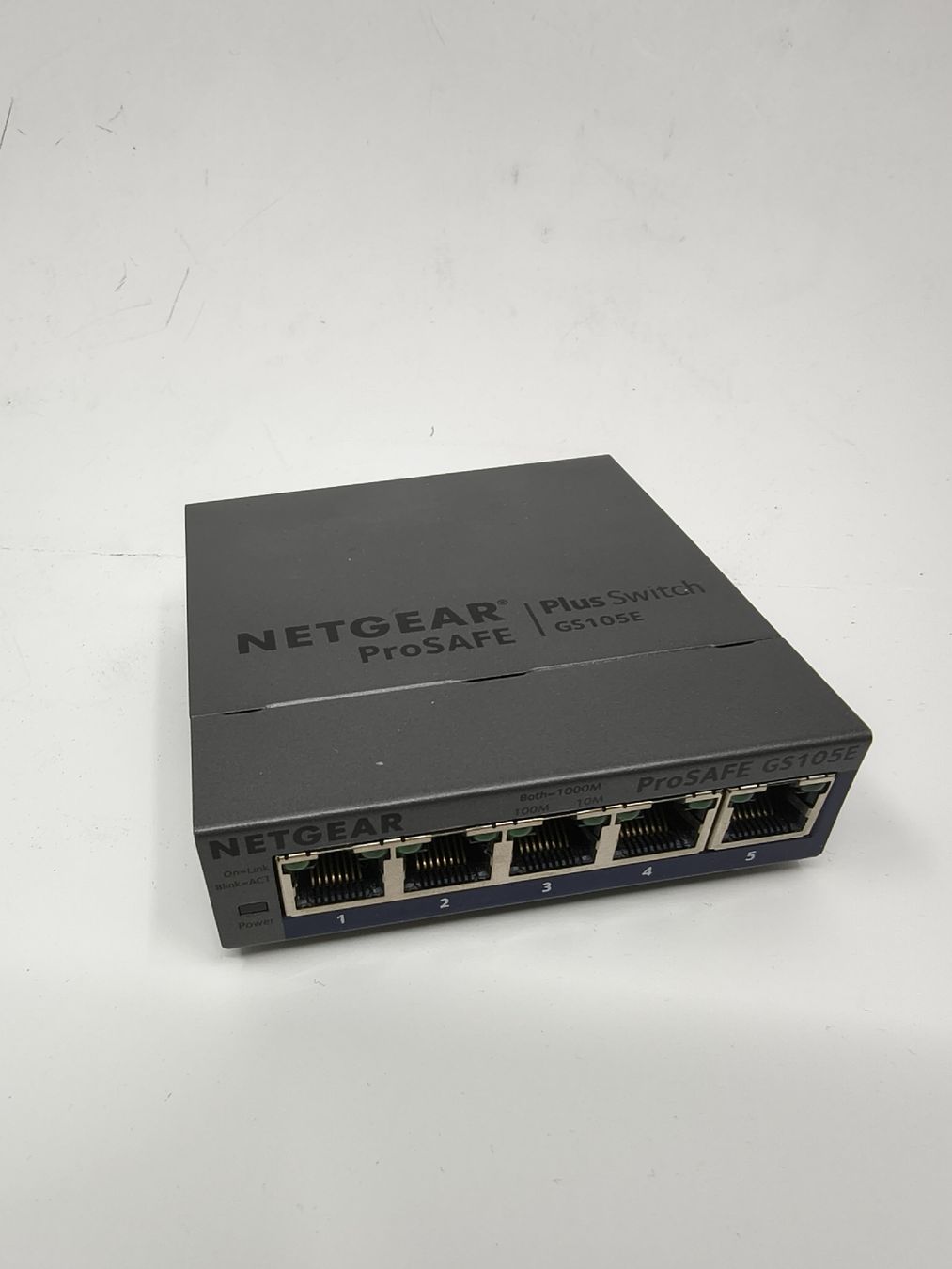 Netgear Hub & Switch: Netgear ProSAFE GS105E Switch – Usato da Brugg AG venduto da compiservice
