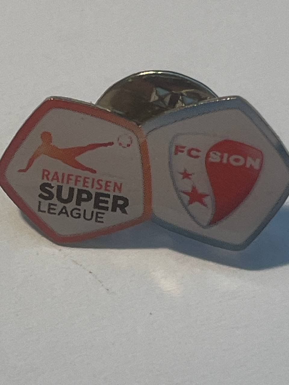 Plaketten & Abzeichen: 34. Pin FC Sion – Gebraucht aus Luzern von Irek 1