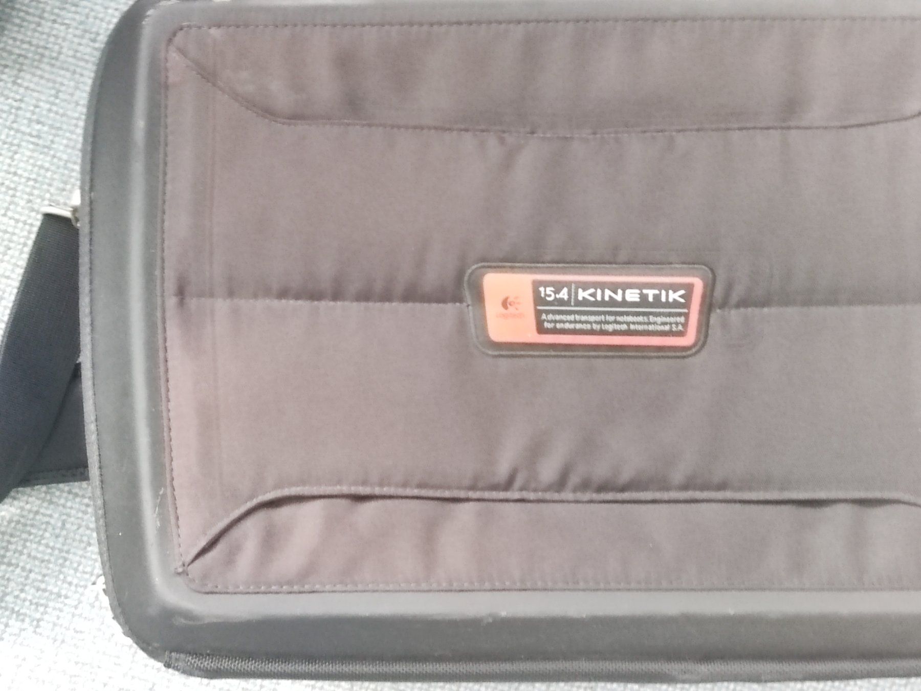 Taschen: Logitech Kinetik 15.4" Notebook Tasche – Gebraucht aus Zuchwil von DaniSZu 4