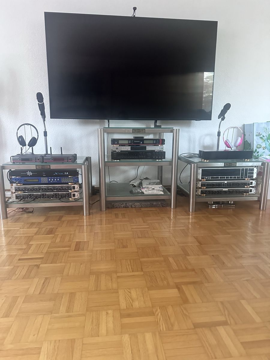 Supporti a parete: HiFi Rack 3 teilig – Usato da St. Gallen venduto da maivilisa