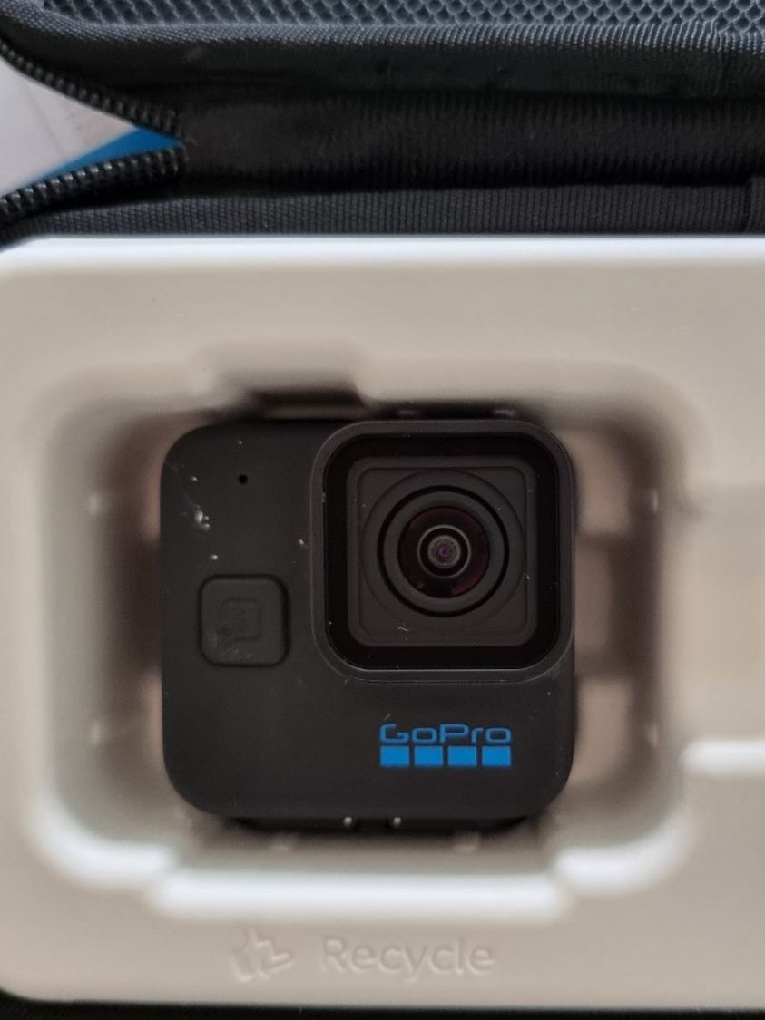 Gopro Action Cam: Gopro Hero 11 Mini Black mit Etui – Usato da Ebikon venduto da Dubi1 1