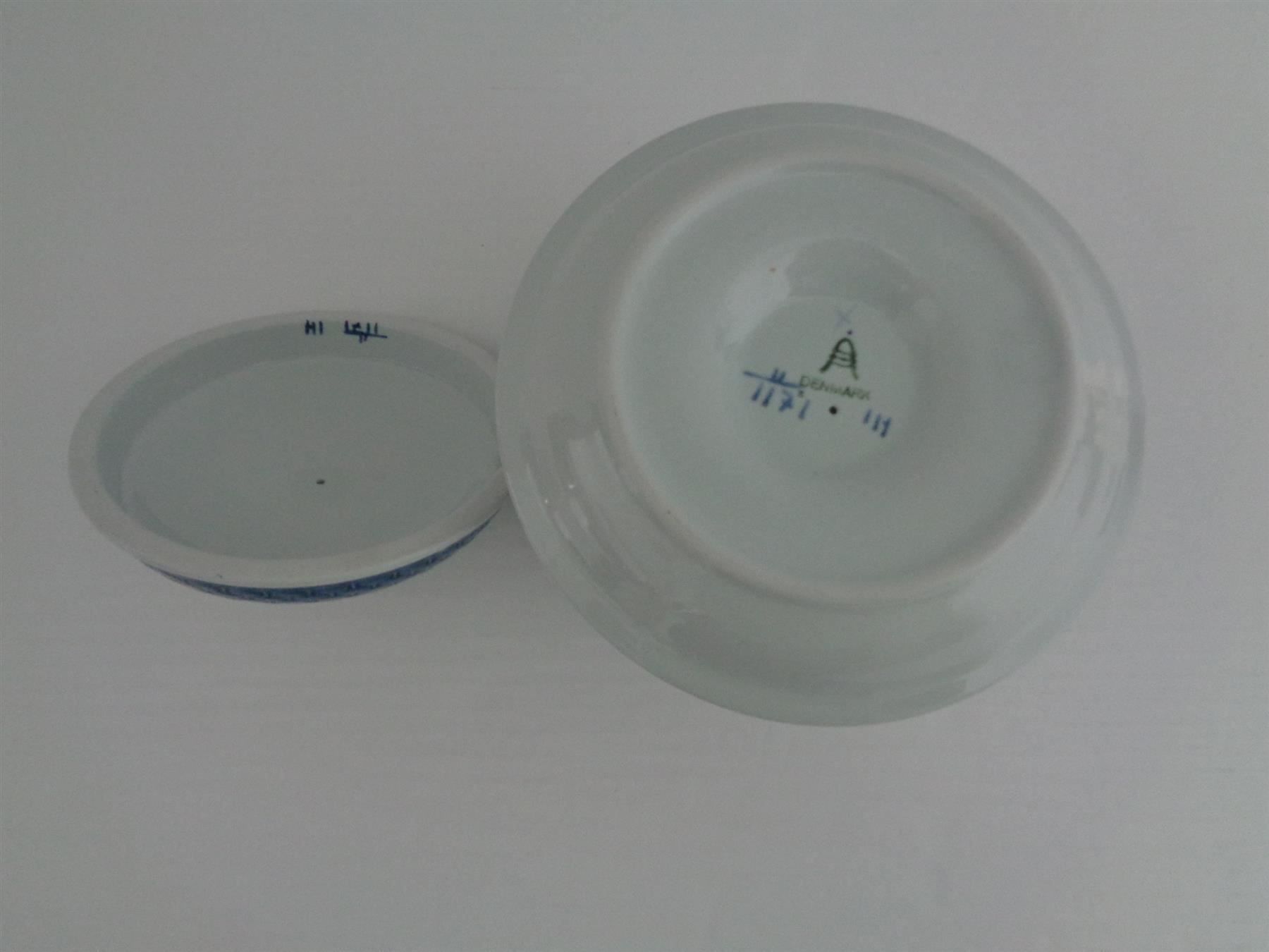 Royal Copenhagen Schalen: Keramik Sauciere Copenhagen Aluminia – Gebraucht aus Chur von omonia 4