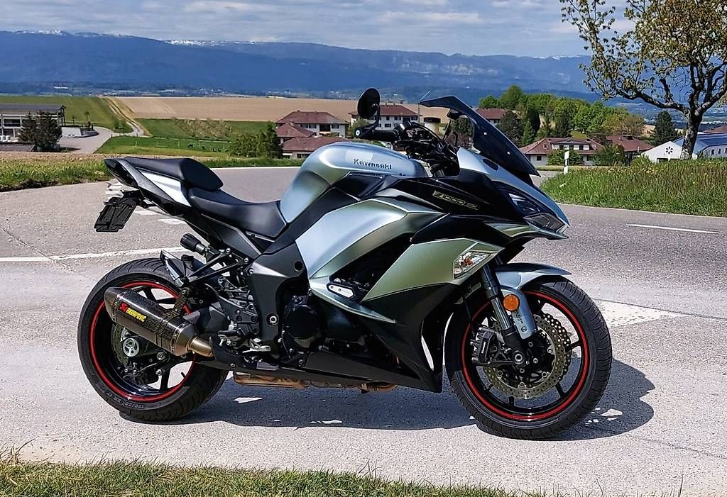 Kawasaki Touring: Kawasaki Z 1000 SX Performance 2018 – Usato da Stäfa venduto da alexkraljevo