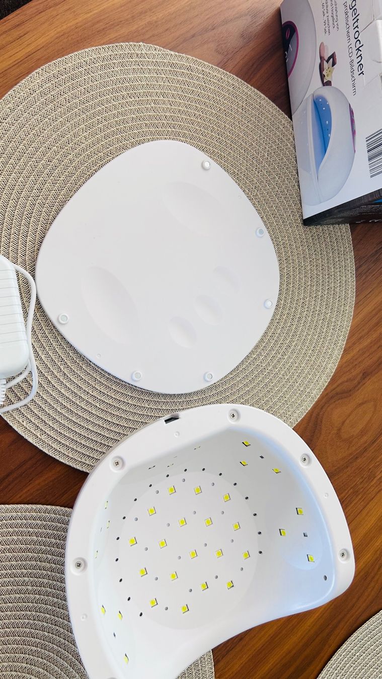 Lampade: UV/LED Nageltrockner – Usato da Zürich venduto da HelenaS. 1