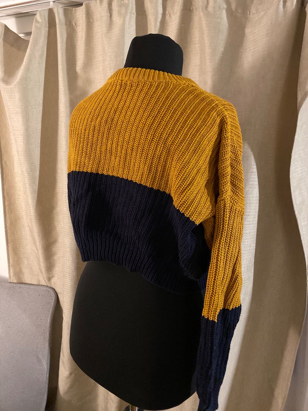 Maglioni & Felpe: Cropped Pullover – Usato da Horgen venduto da Aimee86 2
