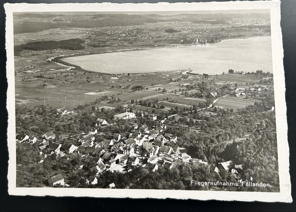 Cartoline postali: Fliegeraufnahme Fällanden – Usato da Horw venduto da Tellbub