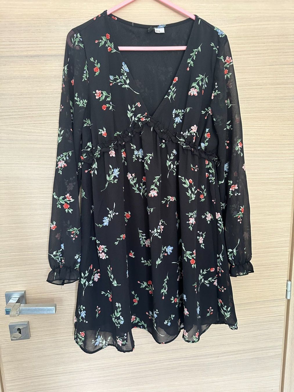H&M Robes: Robe fluide noire à fleurs t.XS H&M – Neuf (Voir description) à Vandoeuvres par Zoccoli11