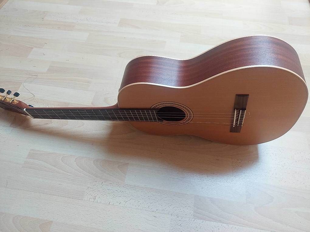 Instruments de musique: Guitare pour conservatoire – D'occasion à Vollèges par bru_18_vol 1