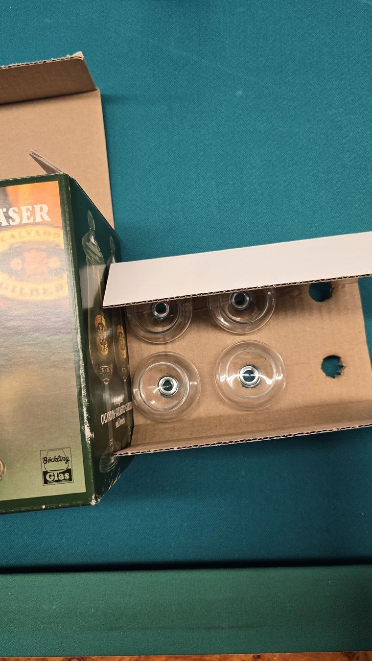 Bicchieri: 4 Calvados-Gläser Gilbert mit Deckel – Usato da Tuggen venduto da Santasbag 1
