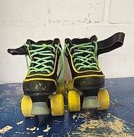 Kinder Rollschuhe verstellbar schwarz gelb