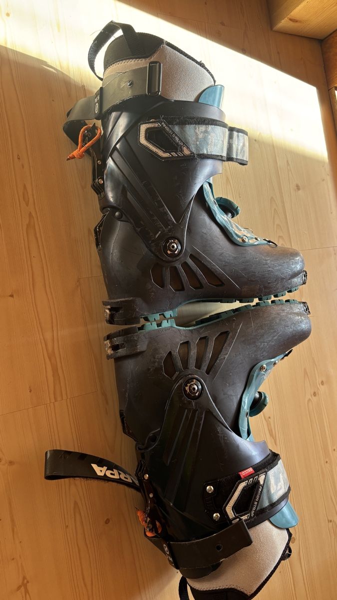 Scarpa Herrenschuhe: Scarpa F1 - ski touring boots - 28.5 – Gebraucht aus Gryon von zwi_2thk 3