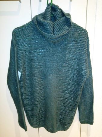 Kuscheliger dunkelgrüner Strickpullover mit Rollkragen, in M