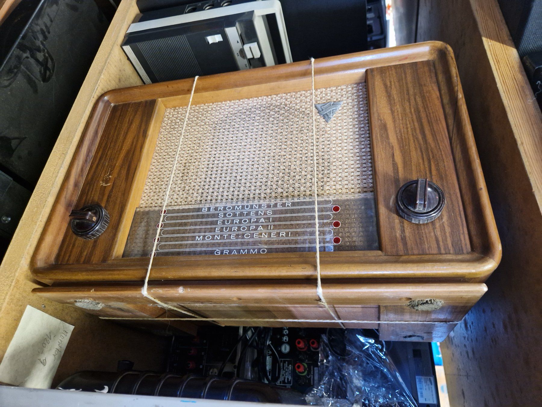 Radio: Röhrenradio Sammlung div Modelle – Usato da Wädenswil venduto da tometino 4