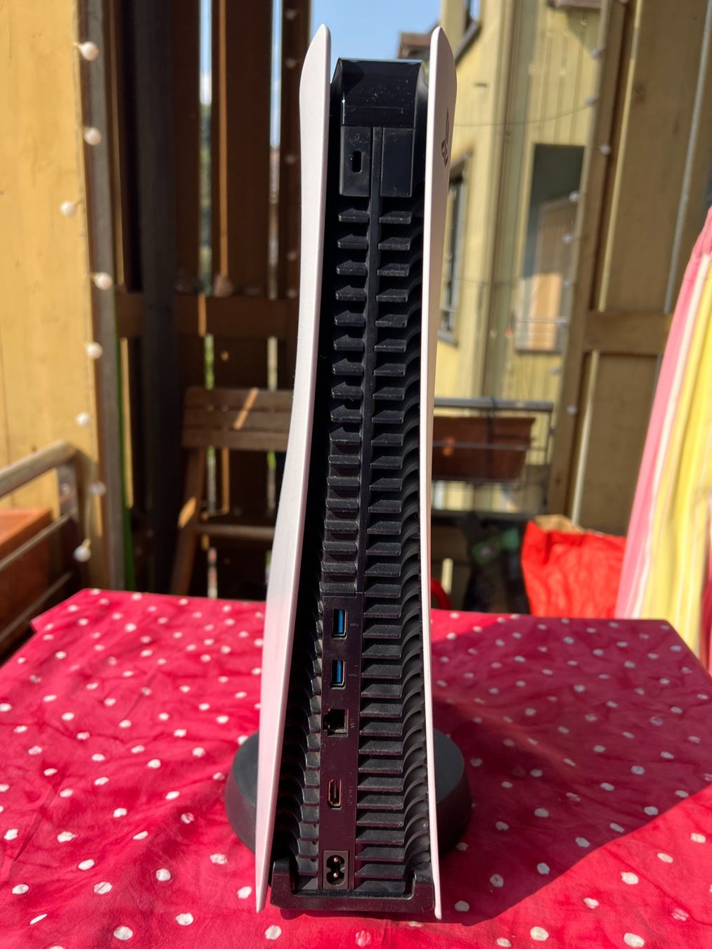 Sony Console: Playstation 5 Disc Edition, Neuwertig, inkl 4 Controller – Nuovo (secondo la descrizione) da Laufenburg venduto da hobbes_ch2 2