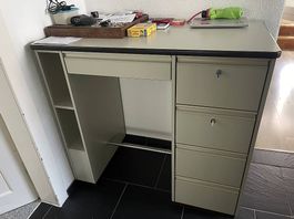 Theke / Arbeitstisch / Korpus