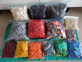 9.5 kg lego diviso per colori 