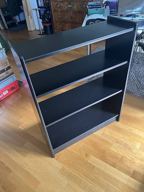 Regale: Gestell, Schwarz – Gebraucht aus Luzern von Lahlully