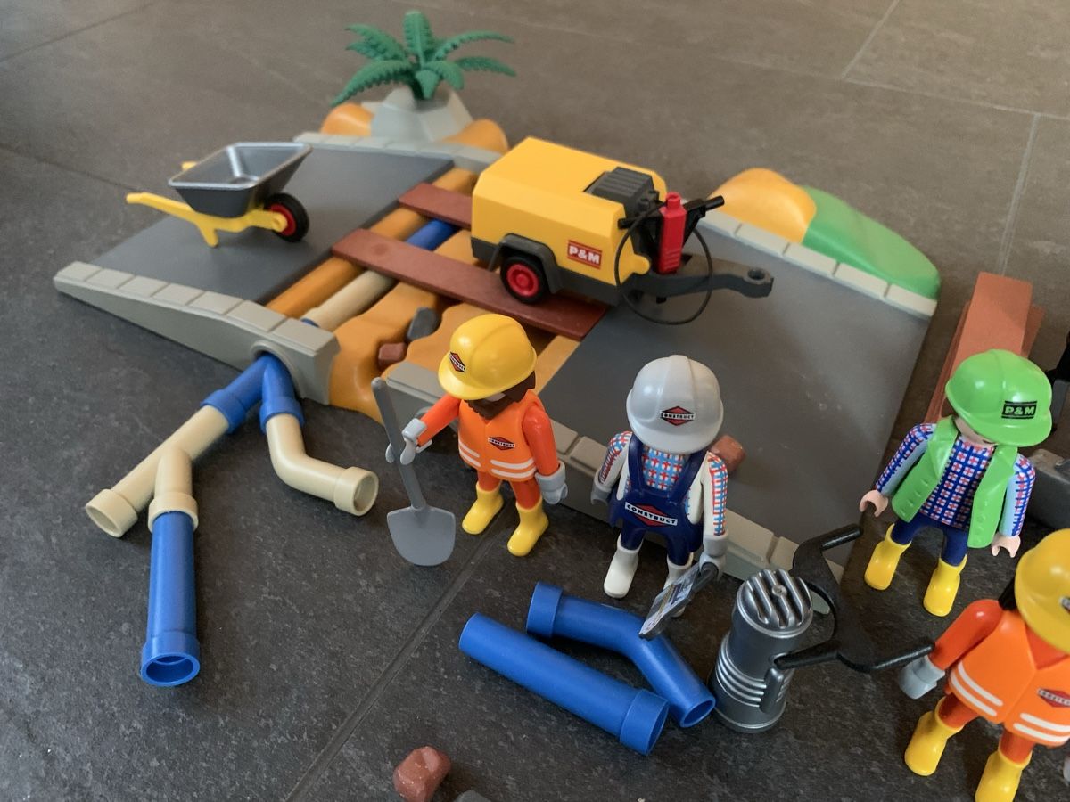 Playmobil Giocattoli: Playmobil Bauarbeiter Set mit Strassenszene – Usato da Aarburg venduto da 2..0 2