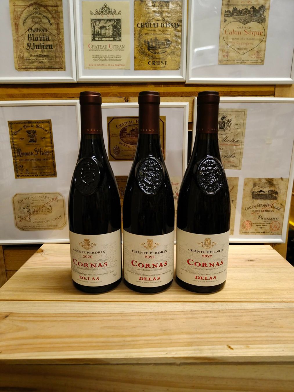 Wein: 20/21/22 MINI VERTIKALE CORNAS CHANTE-PERDRIX VON DELAS – Neu und originalverpackt aus Münchenstein von weinundspirituosen