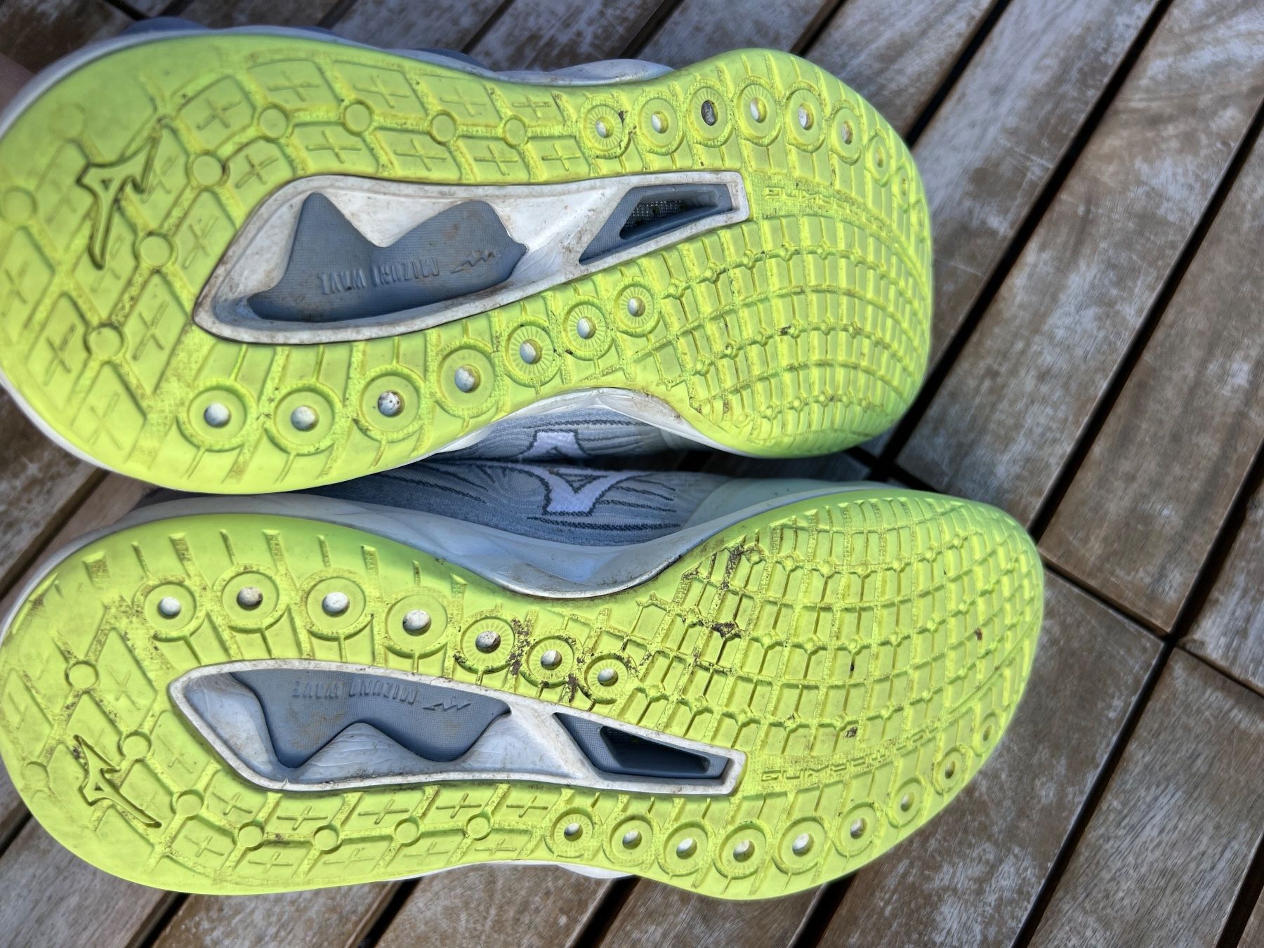 Mizuno Damenschuhe: Hallenschuhe Mizuno Wave Volleyball Gr. 36.5 – Gebraucht aus Rüschlikon von 21moje 7