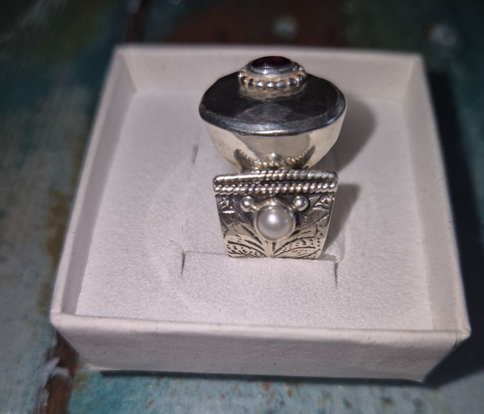 Anelli: Bague large en argent 925 labradorite et grenat – Nuovo (secondo la descrizione) da uvrier venduto da lau_r7w6 2