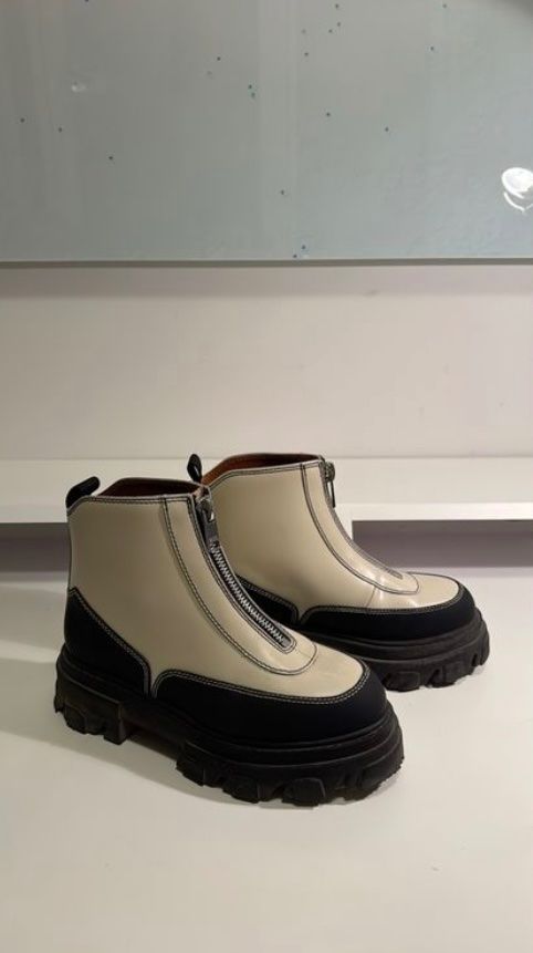 Ganni Chaussures femmes: Ganni Boots – D'occasion à Zürich par baka2210