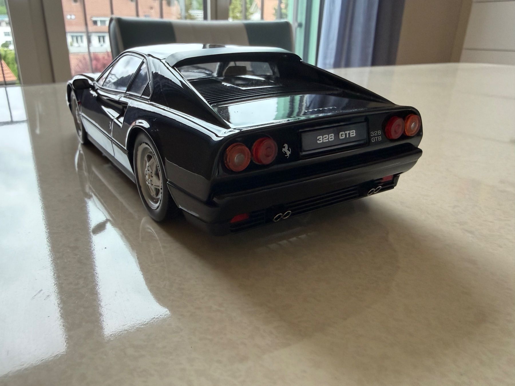 Ferrari Modellini d'auto: Ferrari 328 GTB Modellauto 1:18 – Usato da Fehraltorf venduto da jnhagmann