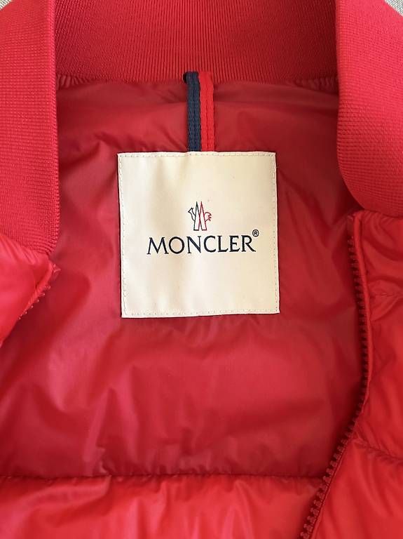 Giacche: Moncler Piumino Rosso  – Usato da Bäretswil venduto da Sal_80 2