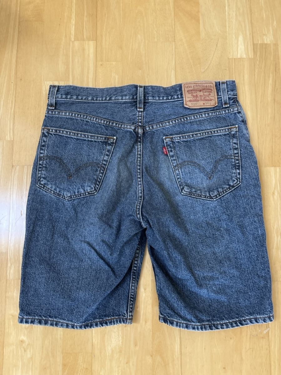 Jeans: Levi’s jorts 505  – Usato da Wettingen venduto da Erik.A18 1