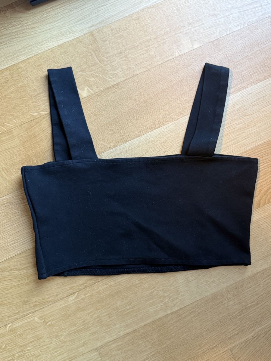 Tops: Schwarzes Crop Top Grösse L – Gebraucht aus Ebikon von her_82yr 1
