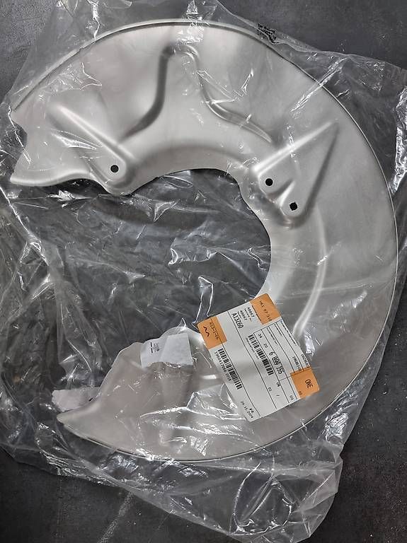 BMW Tutti pezzi di ricambio auto: Original BMW G30 Schutzblech links/rechts – Usato da Zihlschlacht venduto da Fan2002 3